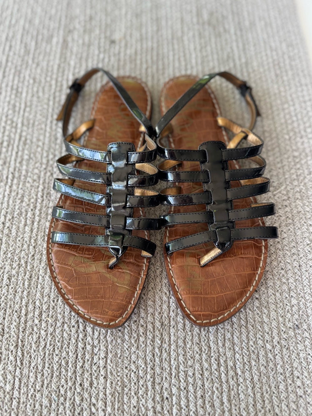 Sam Edelman Black Patent Strappy Flat Sandals Size 7.5 - Picture 5 of 7